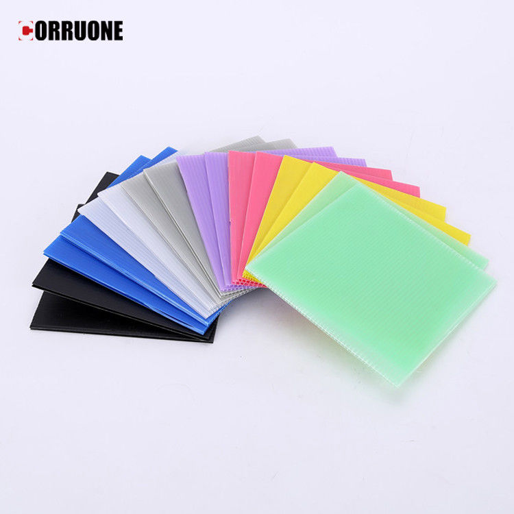 তাপ পরিবাহিতা 0.03W/mK জন্য ঘনত্ব 1500gsm-3500gsm সঙ্গে সাদা পিপি মধুচক্র প্যানেল