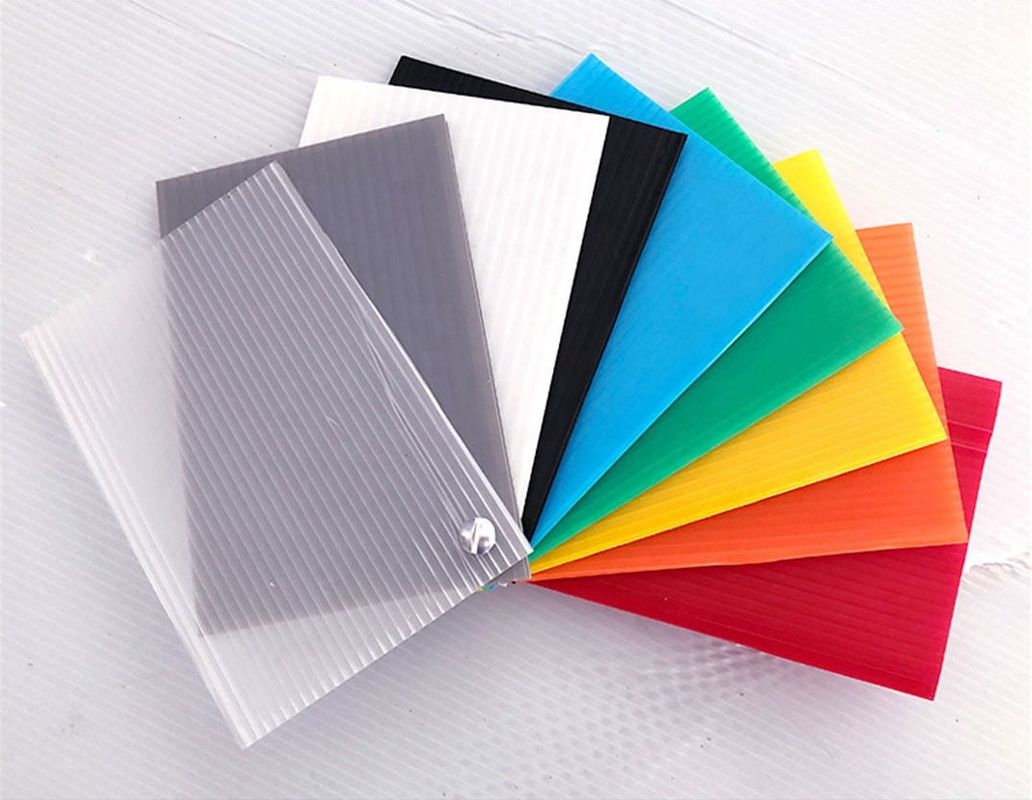 রঙিন Polypropylene Coreflute শীট 2400mm হলুদ কোরেক্স বোর্ড