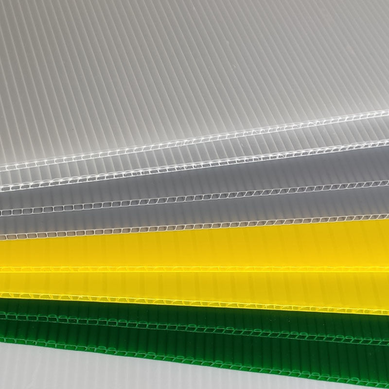 4ft X 8ft Twin Wall Corrugated Plastic Sheets UV Resistance For Eco Friendly Packaging ইকো-বন্ধুত্বপূর্ণ প্যাকেজিংয়ের জন্য
